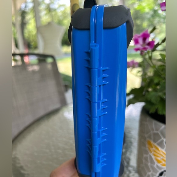 OtterBox Vibrant Blue Protective Case - Picture 5 of 7